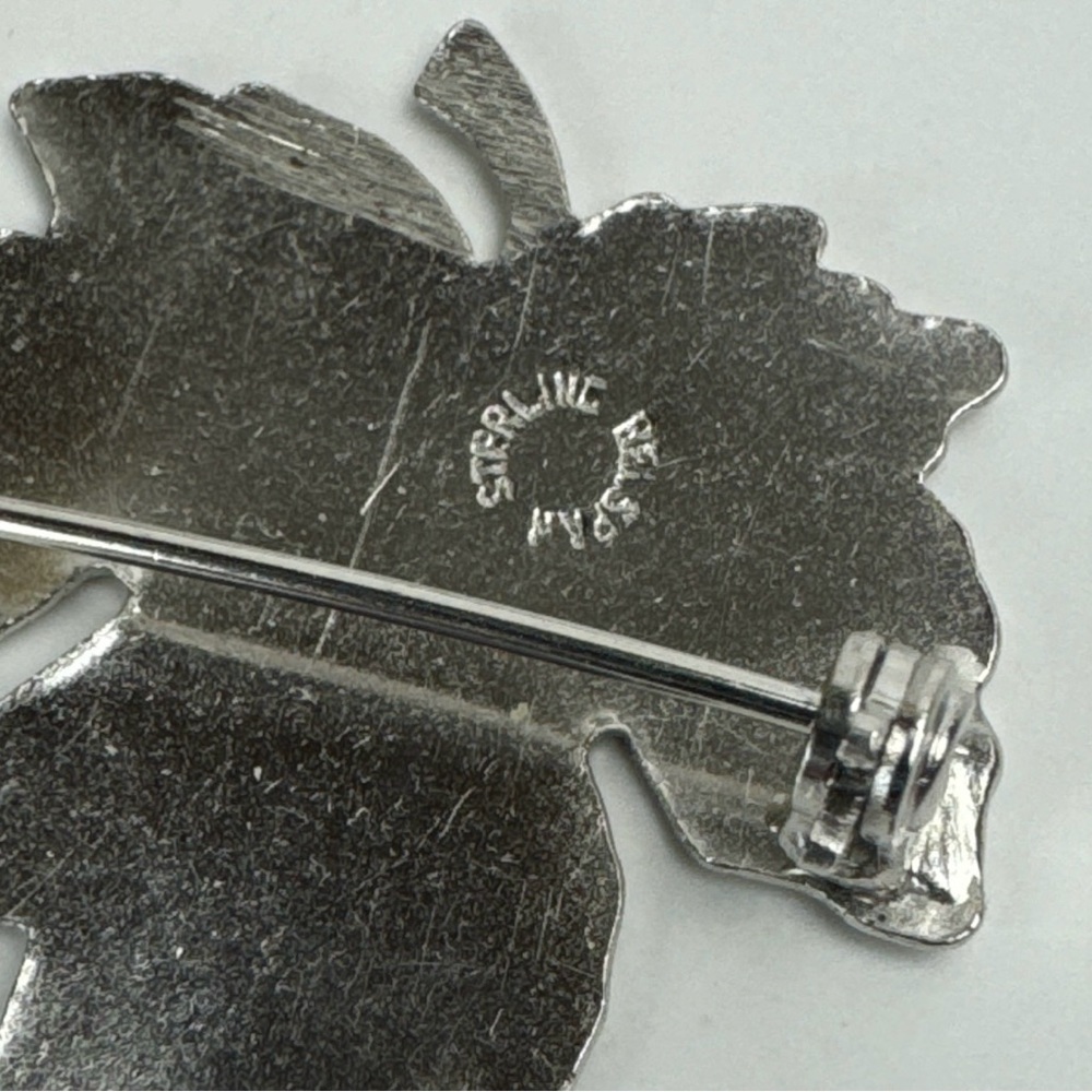 Lot of (5) vintage brooches. - Picture 6 of 9